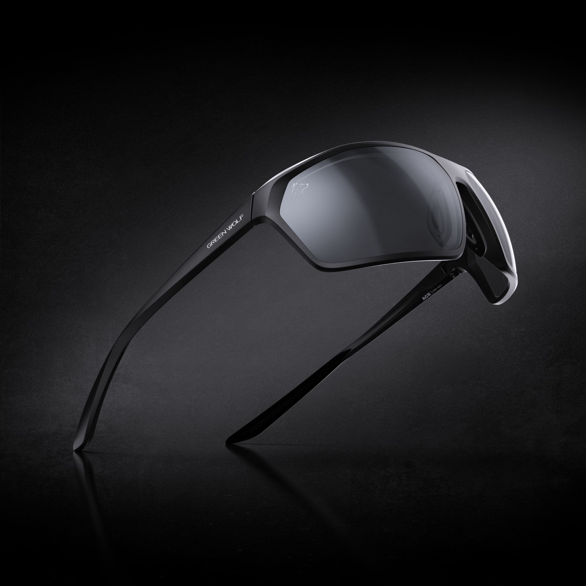 Alternative view of Green Wolf Ace - Blackout